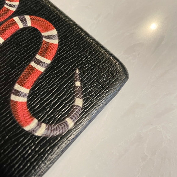 GUCCI iPhone 7/8 Black Snake Print phone case 🐍 - Picture 3 of 6